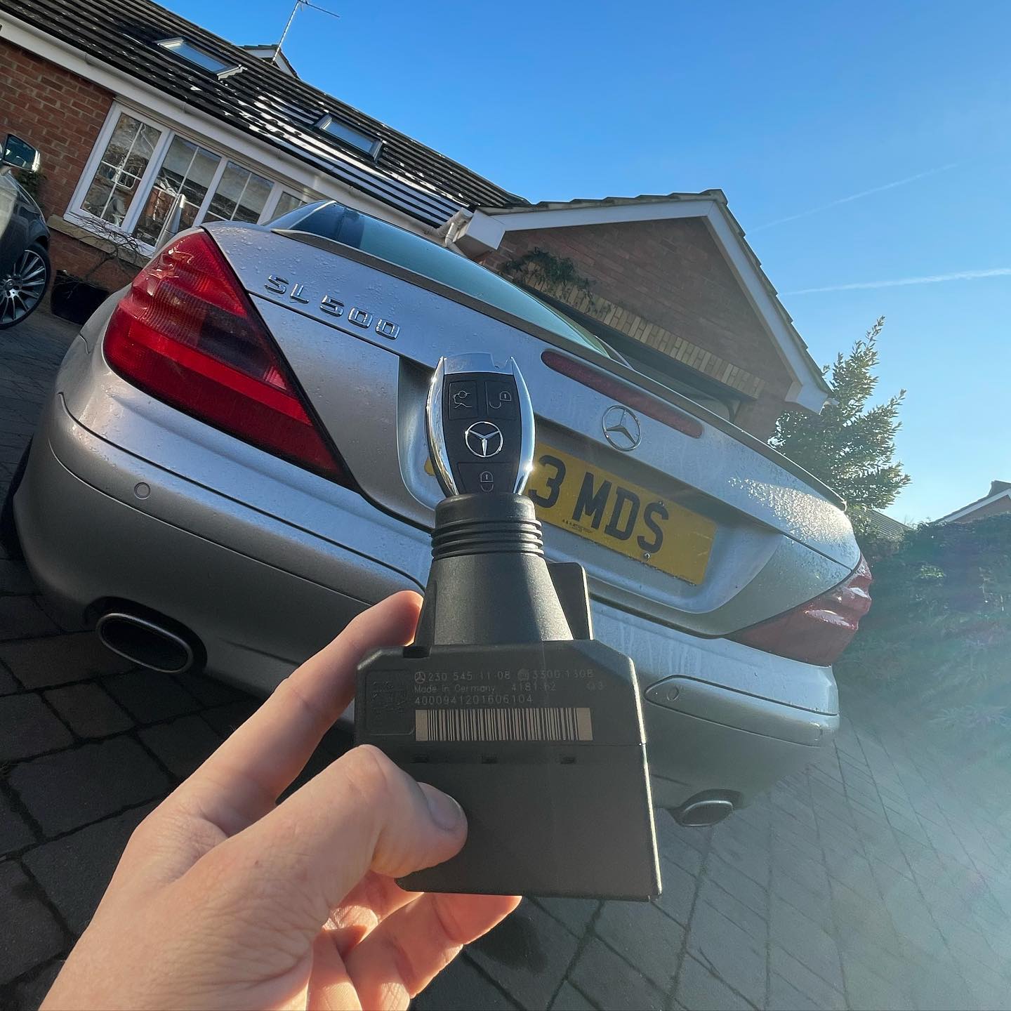 Vehicle safely unlocked without scratches